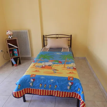 Angela's With Beautiful Balcony View Apartment *